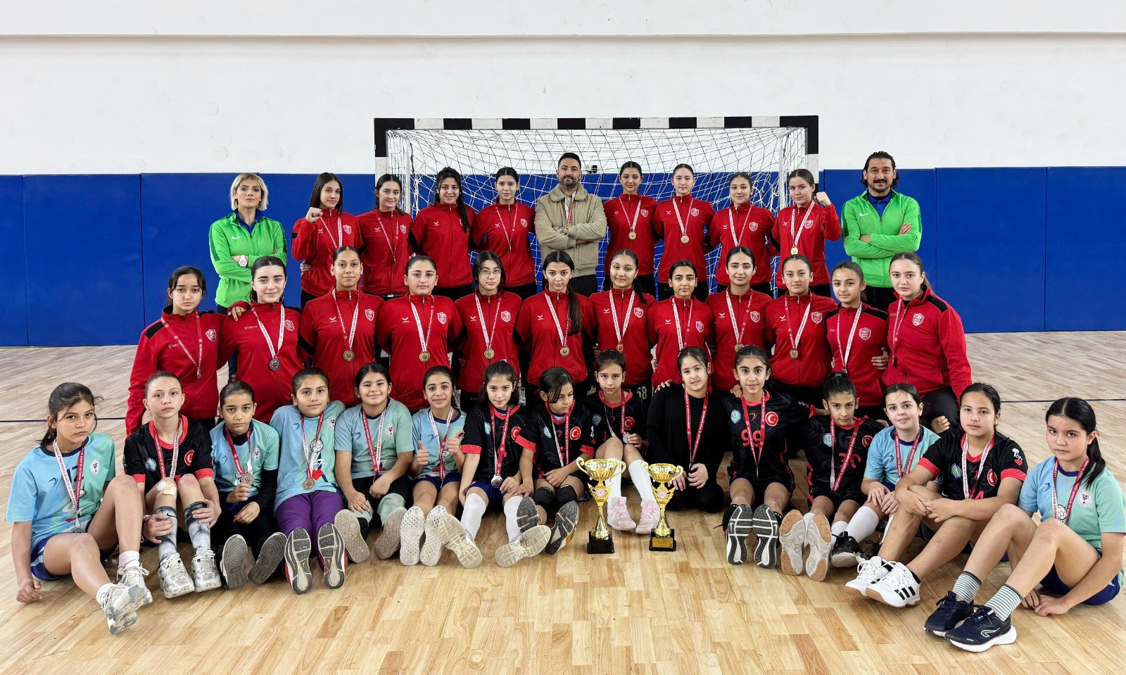 Kepez’in Kızları Hentbol Tarihini Baştan Yazdı!