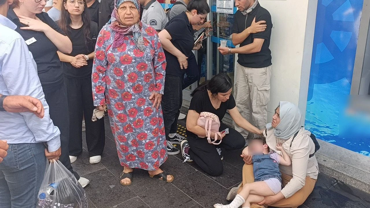 Manavgat’ta Feci Kaza: Anne ve Küçük Kızı Yaya Geçidinde Motosikletin Çarpmasıyla Yaralandı