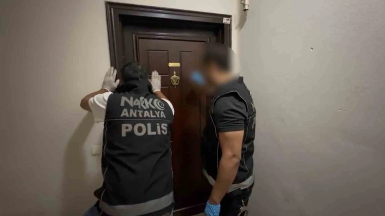 Antalya’da 21,5 Kilo Skunk Ele Geçirildi!