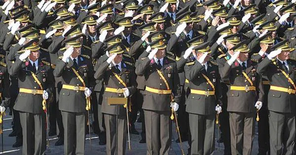 Cumhurbaşkanına TSK’da İhraç Yetkisi Veren Düzenleme Geri Çekildi