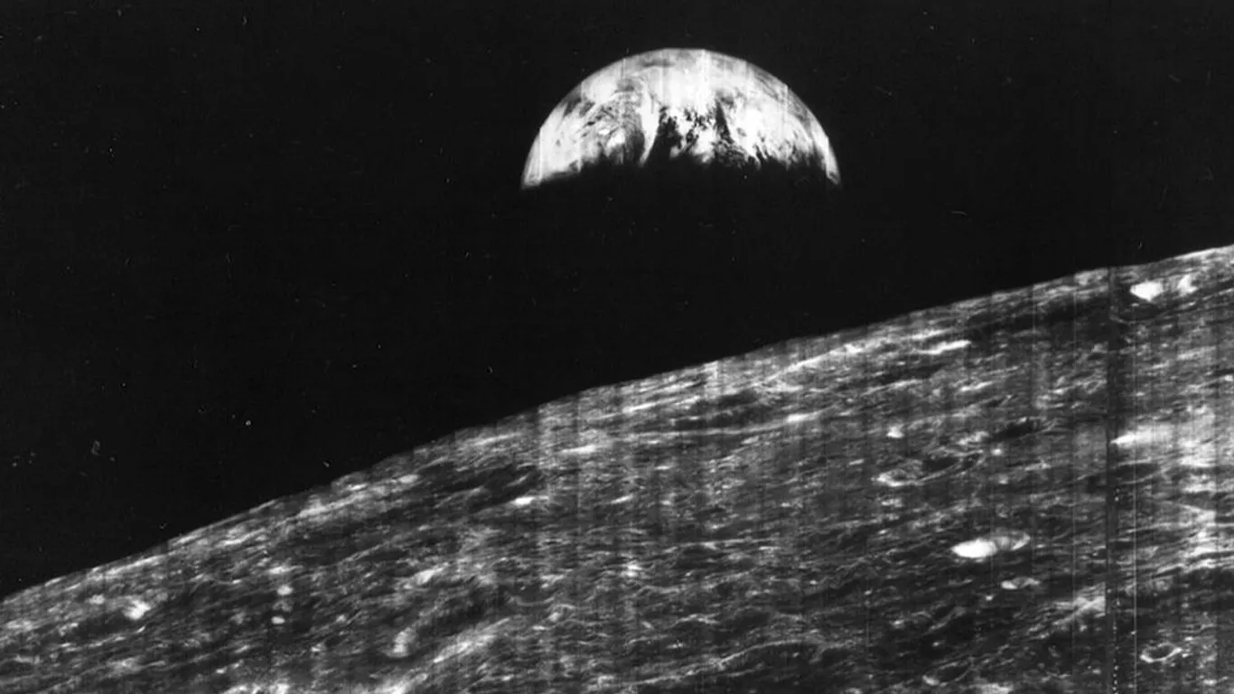 Dünya’nın Ay’dan Çekilen İlk Fotoğrafı 59 Yaşında