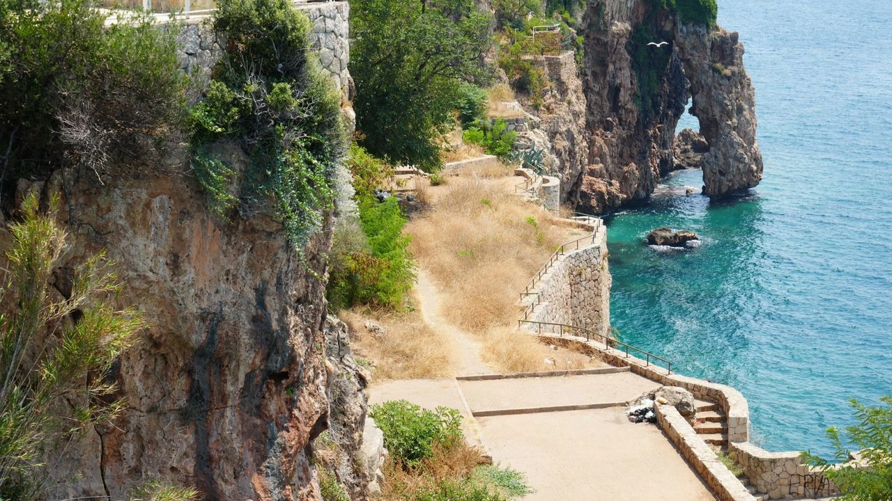 Antalya Üç Tarafı Fay Hatlarıyla Çevrili