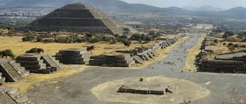 Teotihuacan: Güneş ve Ay Piramitlerinin Gizemli Şehri